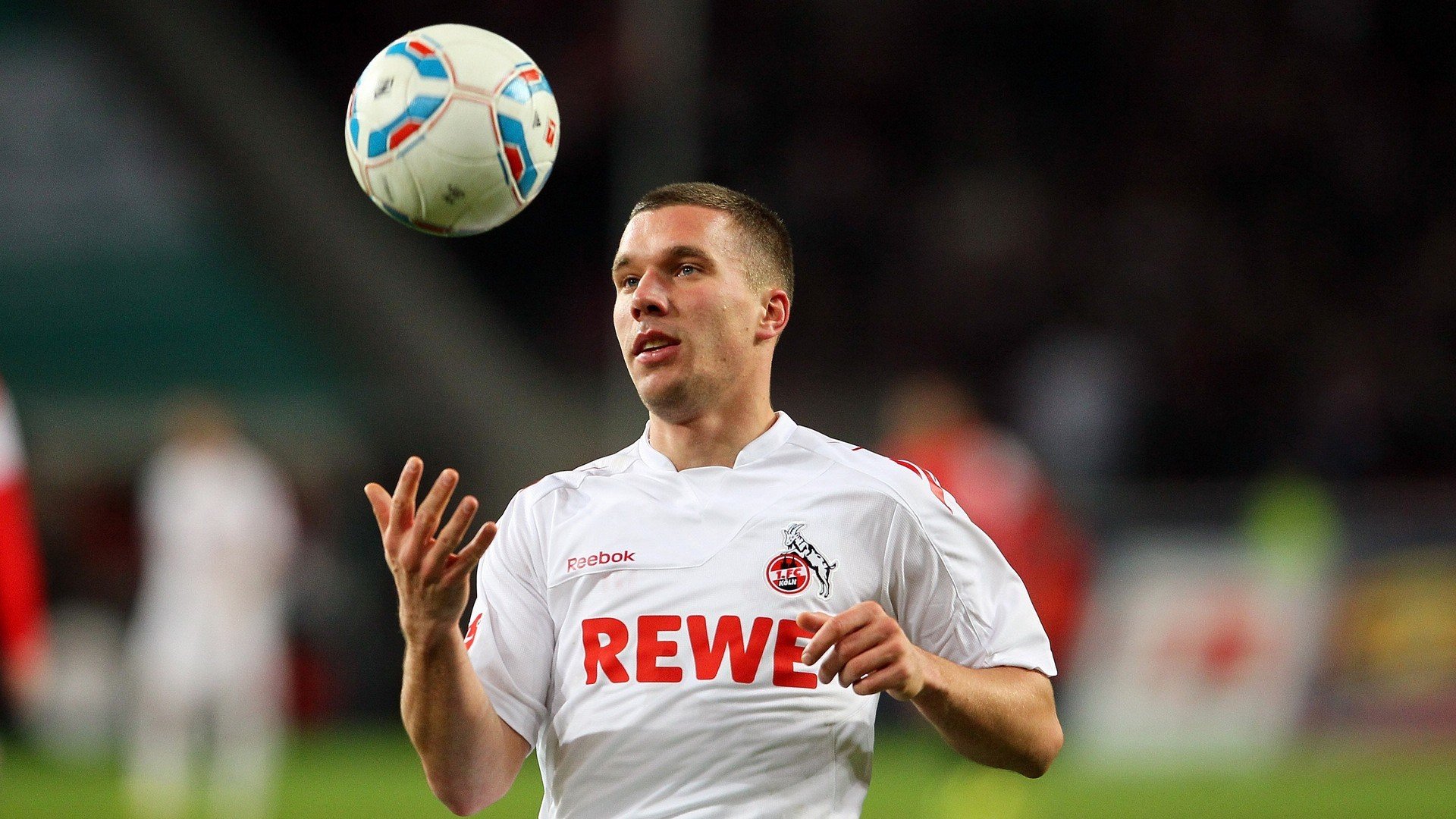 欧冠官方技术报告出炉：三中卫体系正逐步回潮